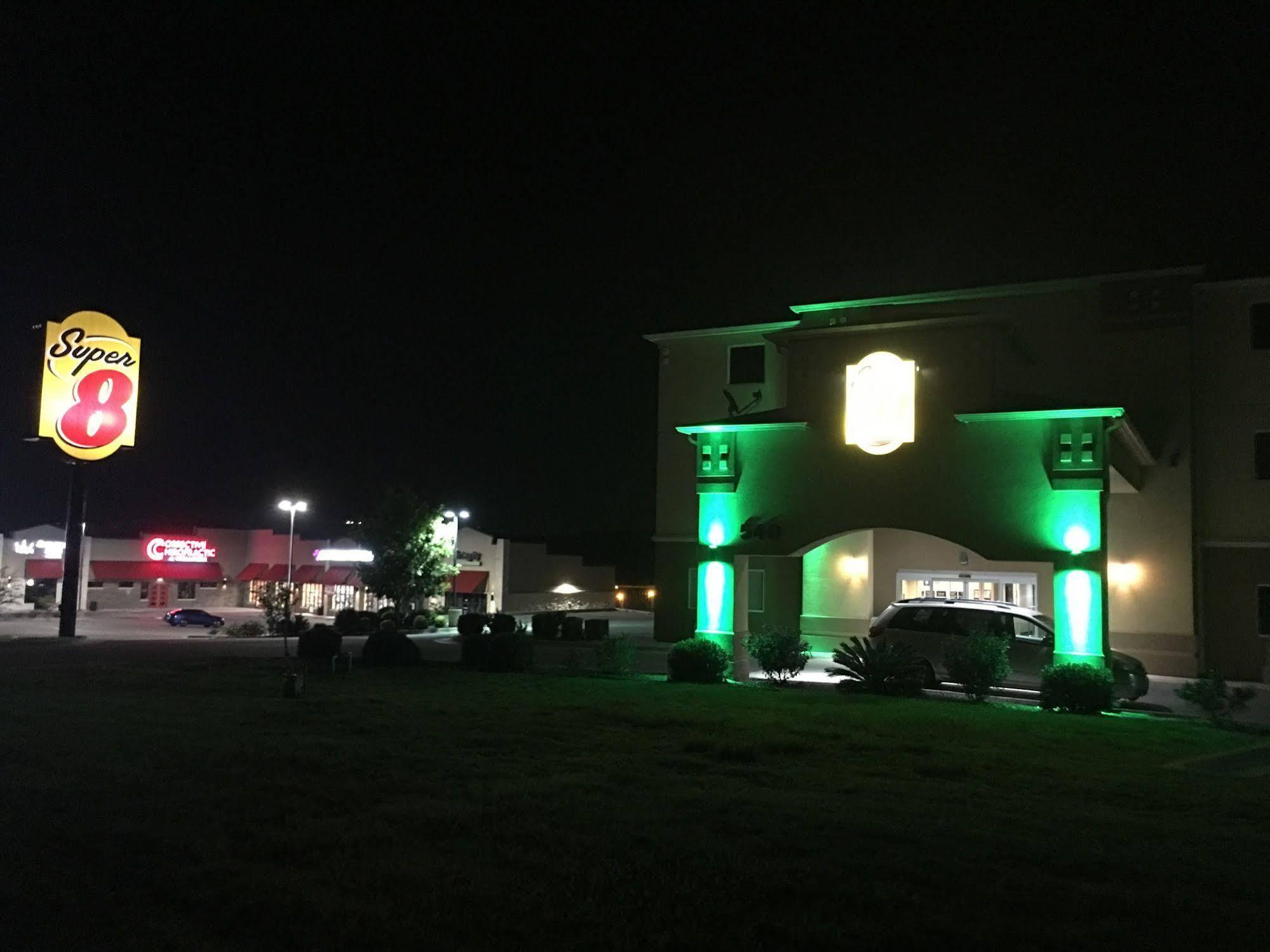 Super 8 By Wyndham Harker Heights Killeen - Fort Cavazos Екстериор снимка